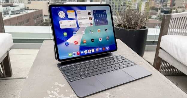 IPad Pro M5 2024: Đánh giá chi tiết màn hình Ultra Retina XDR OLED hai lớp có gì đột phá?
